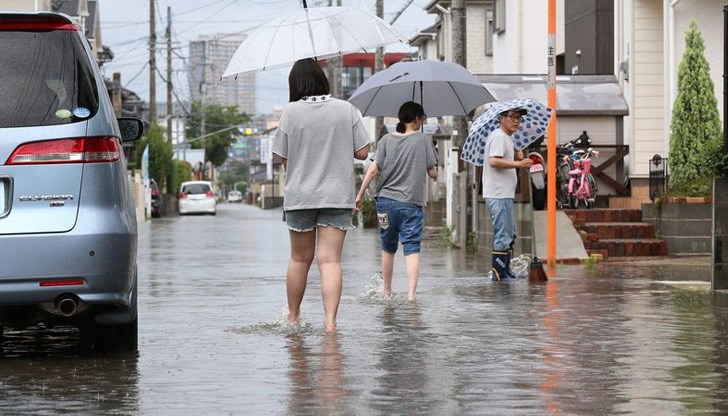 Властите издадоха днес заповед за евакуация на десетки хиляди жители