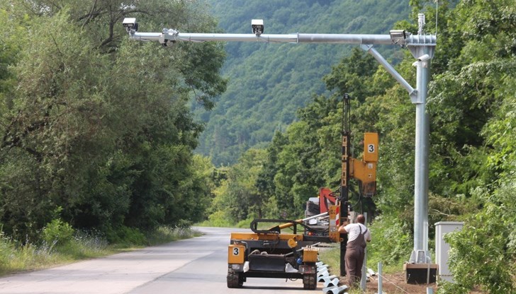 Новите камери са монтирани край село Обретеник, на пътя Русе – Бяла и край село Червена вода, на пътя Русе – Кубрат