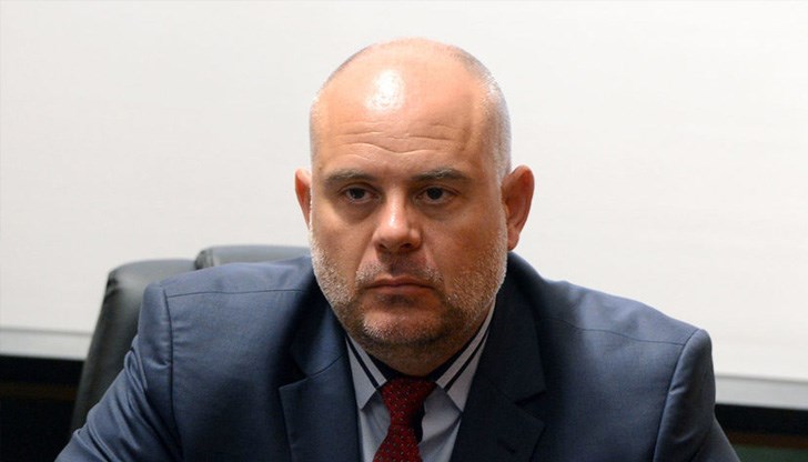 И за да въздъхнем облекчено, когато се появи истинският кандидат