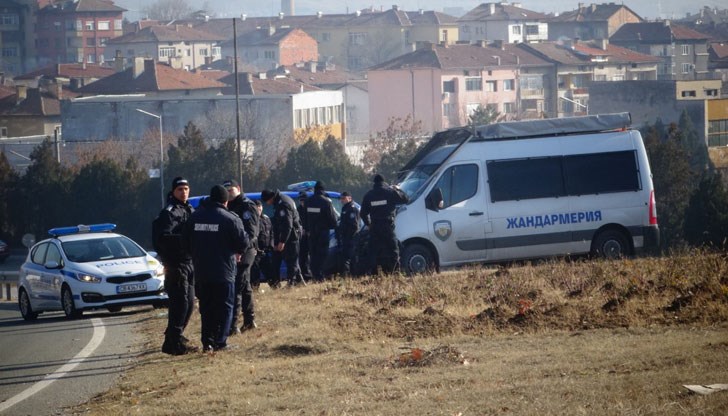 Жандармерия блокира града Жандармерия блокира града