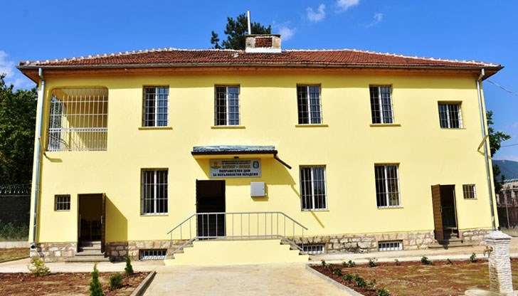 Обявена е тревога и е започнала операция по издирването им