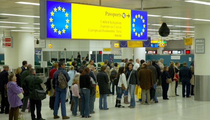 Напълни Територията с опустели села, с изоставени старци, с разплакани деца, с работещи бедни ... Напълни Територията с опустели села, с изоставени старци, с разплакани деца, с работещи бедни ...