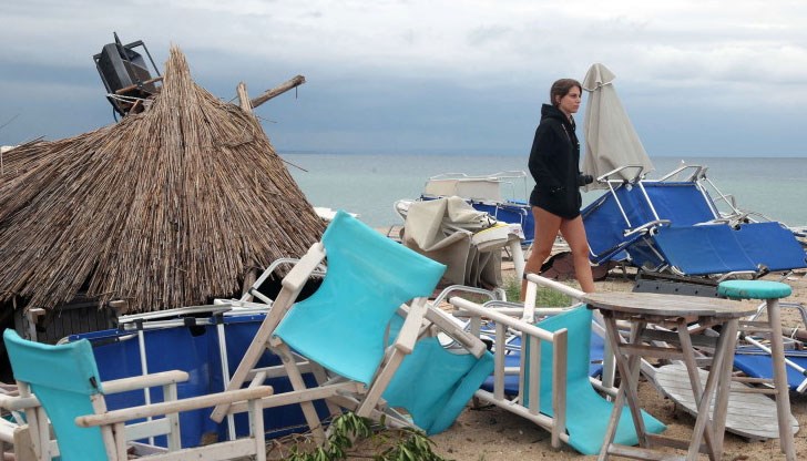 Българи с имоти в Гърция, пострадали от бурята на 10 юли, могат да подадат искане за обезщетение Българи с имоти в Гърция, пострадали от бурята на 10 юли, могат да подадат искане за обезщетение