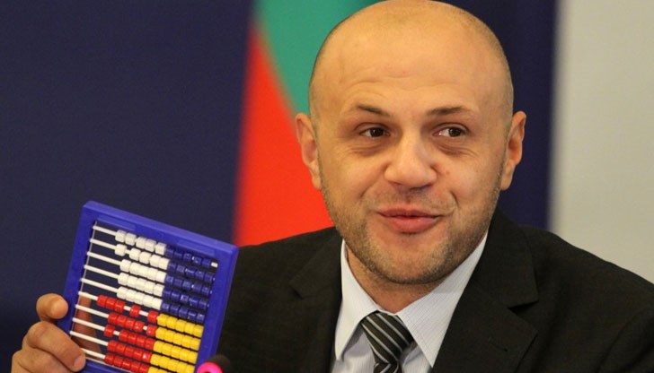 Държавата продължава да харчи с луда скорост за е-управлението - развиващо се мудно, хаотично и чутовно скъпо Държавата продължава да харчи с луда скорост за е-управлението - развиващо се мудно, хаотично и чутовно скъпо