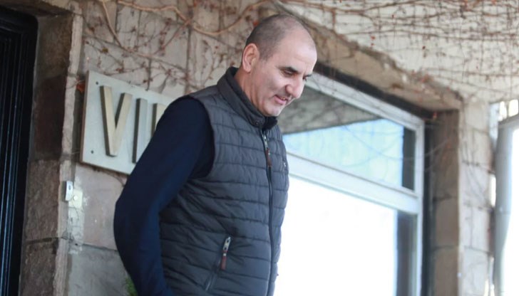 Бивши ченгета, дансаджии и мутри, под пряко негово разпореждане, които „решаваха проблеми” и „агитираха бизнеса” предизборно - това се говореше години наред Бивши ченгета, дансаджии и мутри, под пряко негово разпореждане, които „решаваха проблеми” и „агитираха бизнеса” предизборно - това се говореше години наред