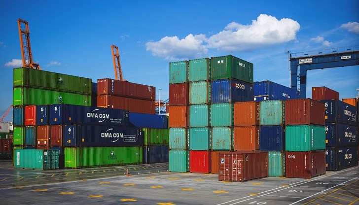 Секторът успява да измести износа на минерални горива, мед и медни изделия и облекла