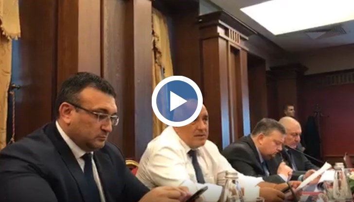 Призовавам всички, които работят за цигарите да се включат и в сферата на петрола – горивата