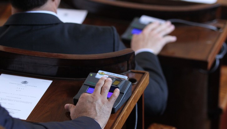 Народните избраници прегласуваха оспорените от държавния глава два параграфа от Закона за устройството на Черноморското крайбрежие Народните избраници прегласуваха оспорените от държавния глава два параграфа от Закона за устройството на Черноморското крайбрежие