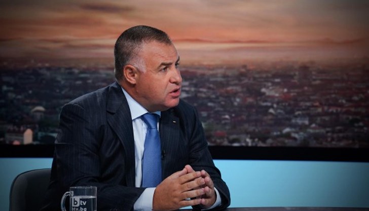 Той призова стопаните с болни животни да бъдат обезщетени не с едно, а с две прасета, за да не пострада бизнес за милиарди