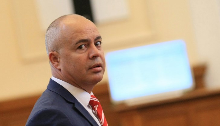 Считаме, че Конституцията трябва да се спазва ежеминутно, а ГЕРБ я нарушават Считаме, че Конституцията трябва да се спазва ежеминутно, а ГЕРБ я нарушават