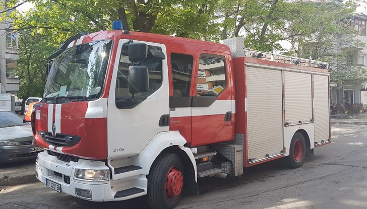 Засегнати са двигателен отсек и арматурно табло Засегнати са двигателен отсек и арматурно табло