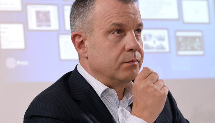 По време на предишния конкурс за генерален директор на БНТ през 2017 г. той е посочил една година като програмен директор на "Алфа" По време на предишния конкурс за генерален директор на БНТ през 2017 г. той е посочил една година като програмен директор на "Алфа"