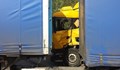Камион се удари в аварирал ТИР край Мартен