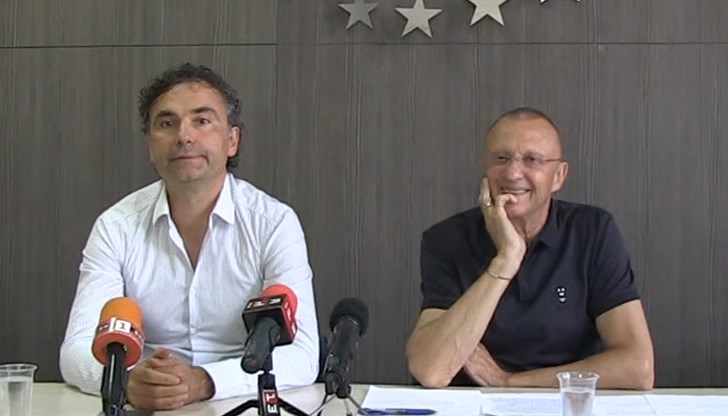 След сватбата с Пламен Нунев, Росен Даскалов вече не желае фирмите му да "цоцат" от общински или държавни структури След сватбата с Пламен Нунев, Росен Даскалов вече не желае фирмите му да "цоцат" от общински или държавни структури