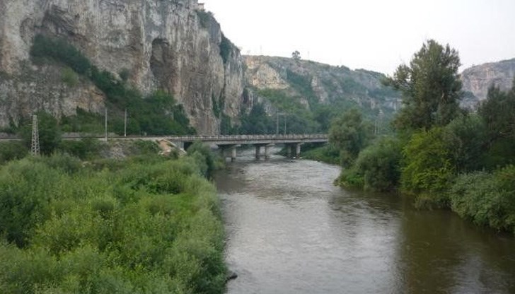 Момчето е било повлечено в канал, захранващ ВЕЦ „Варуна“ Момчето е било повлечено в канал, захранващ ВЕЦ „Варуна“