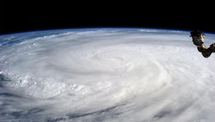 И двете централи са разположени в близост до атлантическия бряг и може да се окажат на пътя на „Дориан“