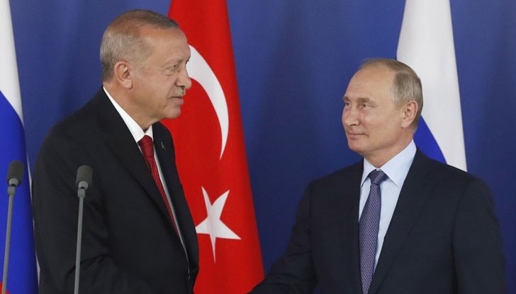 А след увеличаването на капацитета на “Турски поток” за сметка на изграждането на втората тръба ще започне доставката и за Европа транзитно през територията на Турция, заяви руският президент