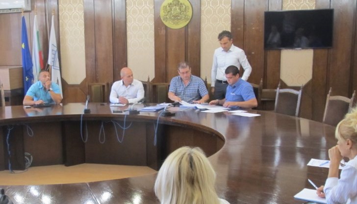 Комисията ще бъде в състав от 15 души Комисията ще бъде в състав от 15 души