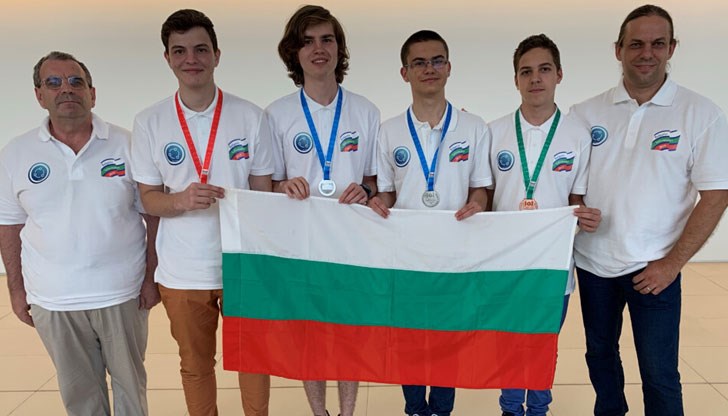 Виктор Кожухаров е в 10 клас