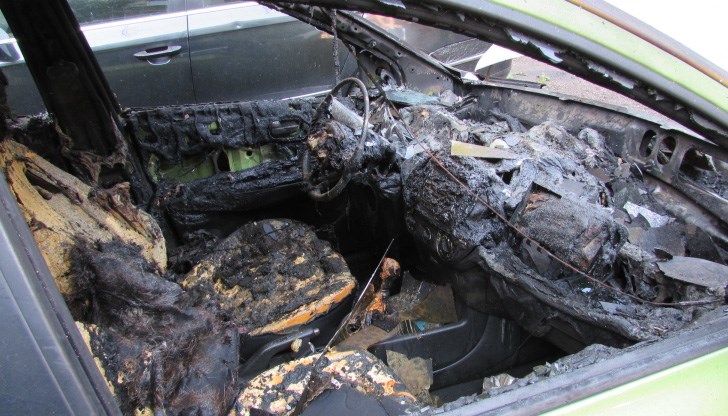 При пожара автомобилът е унищожен напълно /Снимката е илюстративна/