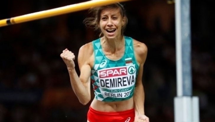 Демирева преодоля от първи опит 1.85 м, 1.90 м и 1.94 м, а след това качи летвата на 2.02 м