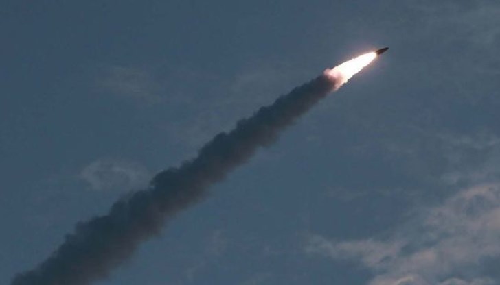 Това се случва малко след изявлението на американския президент Доналд Тръмп, че е получил „много хубаво писмо” от севернокорейския лидер Ким Чен-ун