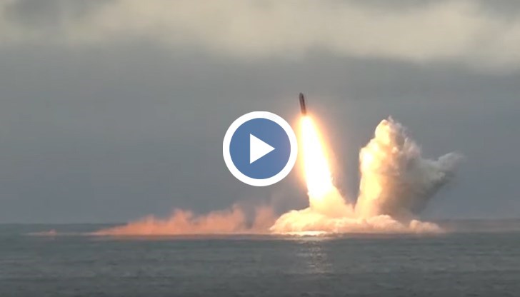 Интерконтиненталната ракета с течно гориво "Синева" беше изстреляна от подводницата "Тула"