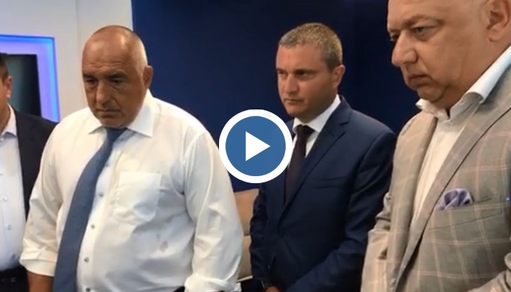 На входа на стадиона го чакаха група привърженици на отбора, които го посрещнаха с аплодисменти