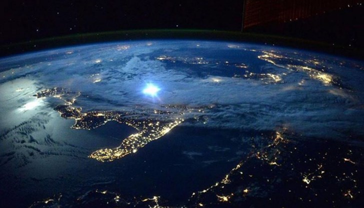 Учени показаха модел на това как би изглеждала планетата ни, ако се изучава от други Учени показаха модел на това как би изглеждала планетата ни, ако се изучава от други