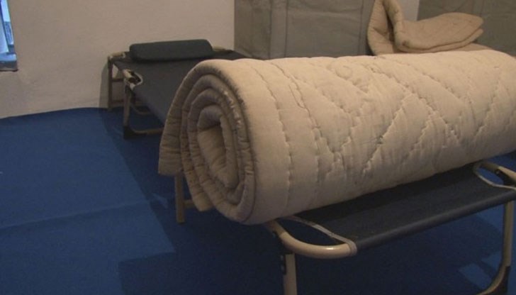 В него ще могат да спят 20 души, а работещия през деня център ще разполага с душове и перални