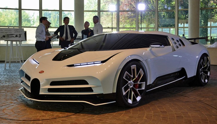 В интернет се появиха снимки на новият супер автомобил от Bugatti, който носи името Centodieci