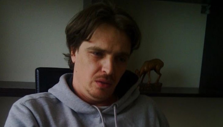 Ni hao, пич! Ние сме от България, трябва ни мощен сървър, искаме да качим държавата. Фактурата на Цвета Караянчева я пиши. Тя е от вашия край. Виетнамка е.