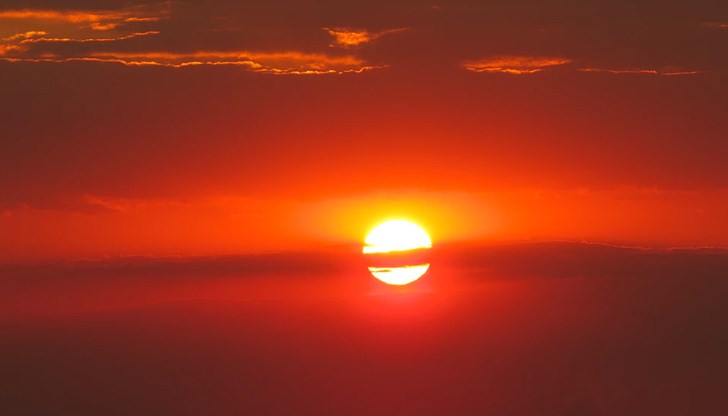 През следващите дни времето ще се задържи слънчево и горещо