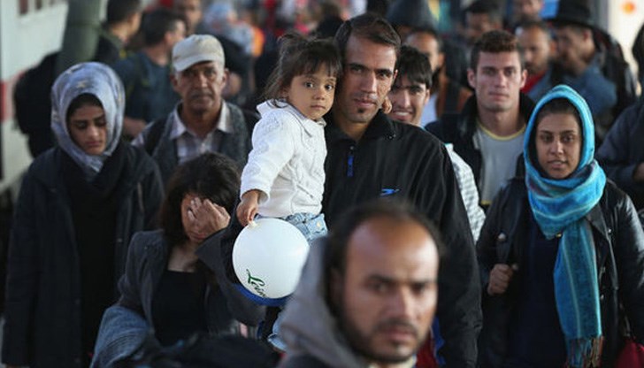 Причината е, че повече хора започват да учат езика, бидейки неграмотни Причината е, че повече хора започват да учат езика, бидейки неграмотни