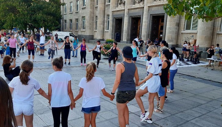 Музика, танци и игри завладяха празника по случай Международния ден на младежта