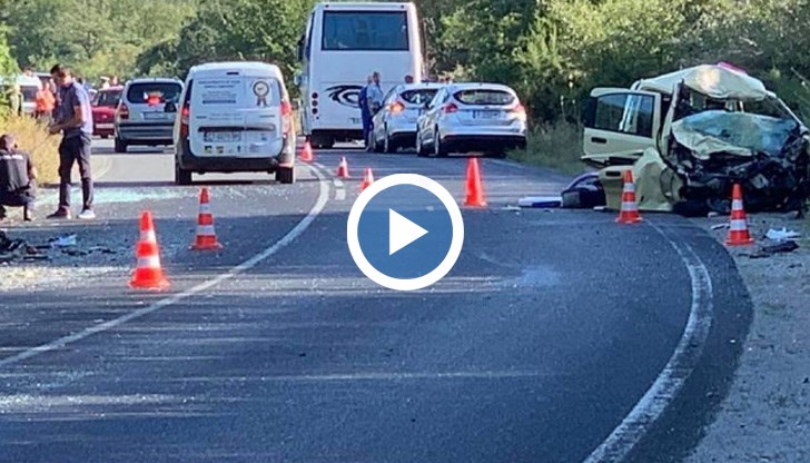 Ударили са се челно кола и автобус