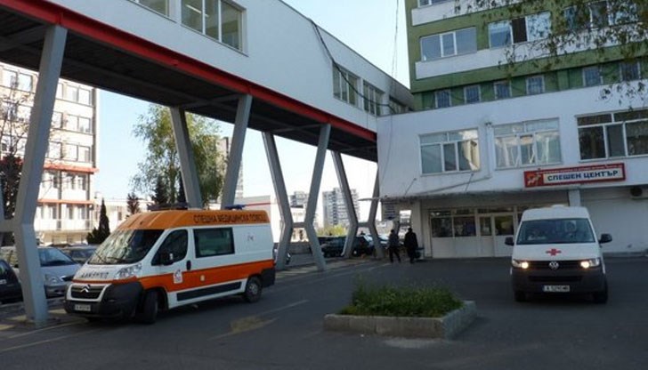 Наложило се полицията да отведе жената до болницата, където наличието на бижутата да бъде доказано с рентгенова снимка Наложило се полицията да отведе жената до болницата, където наличието на бижутата да бъде доказано с рентгенова снимка