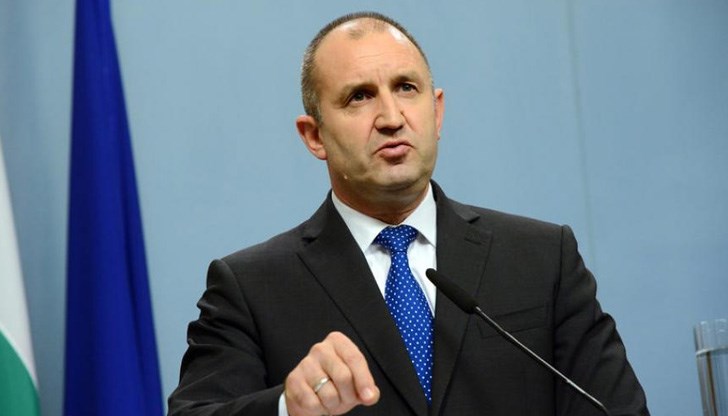 Държавният глава не е съгласен цивилно лице да оглави Служба „Военна информация“