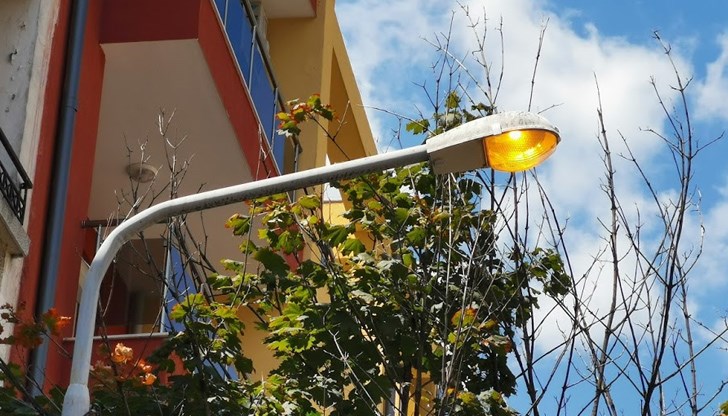 Изглежда, че пробите са започнали без Община Русе да разбере или администрацията иска да "замаже" положението с бутафорни проверки Изглежда, че пробите са започнали без Община Русе да разбере или администрацията иска да "замаже" положението с бутафорни проверки