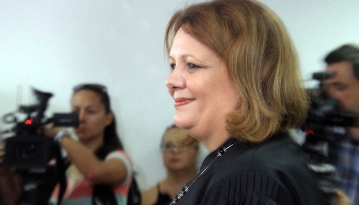 Разследващите заявиха, че има достатъчно доказателства, че Янева е злоупотребила със служебна власт при аферата „Рекет”