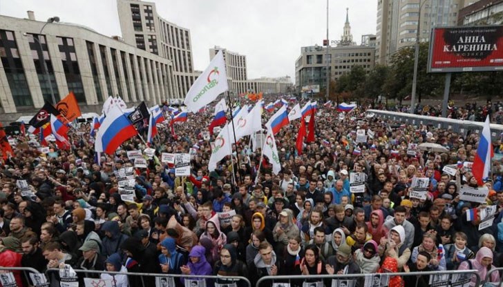Според тях чуждестранни сили са използвали YouTube, за да манипулират участниците в протеста в събота в Москва