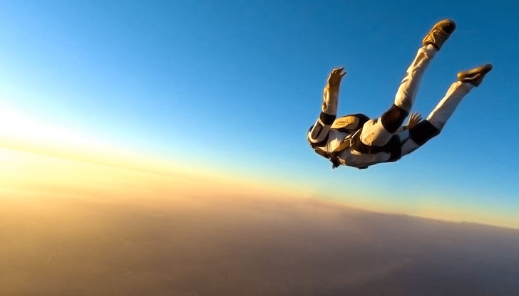 Парашутът ѝ не се отворил