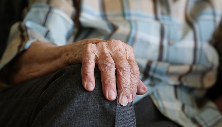 Спрени са пенсиите на 6000 хора с увреждания