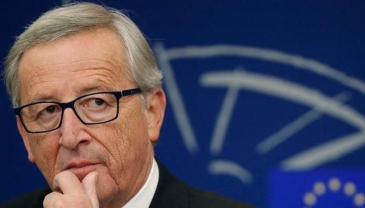 Председателят на Европейската комисия трябваше да съкрати лятната си ваканция