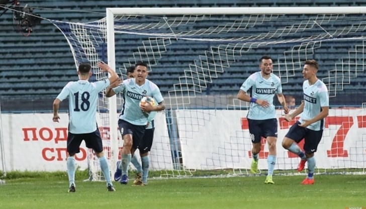 Дунав (Русе) ще подпише договор с опитния бранител Любен Николов Дунав (Русе) ще подпише договор с опитния бранител Любен Николов