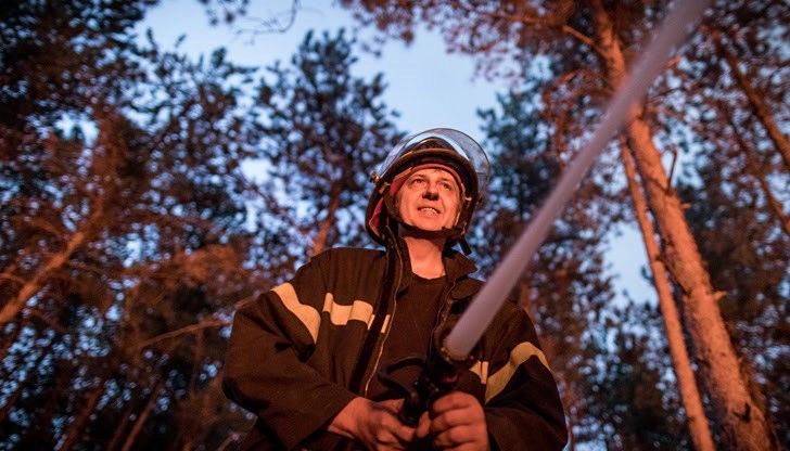 Три от тях са без материални загуби