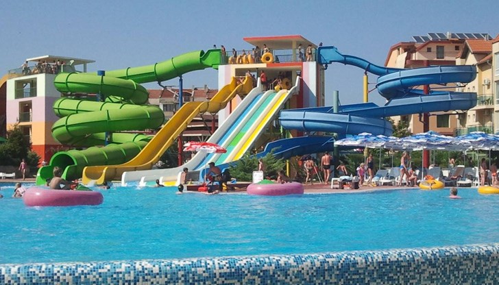 Аквапарк "Аква Планет" ще остане затворен, докато продължават процесуално-следствените действия, разследващи причините за нелепия инцидент