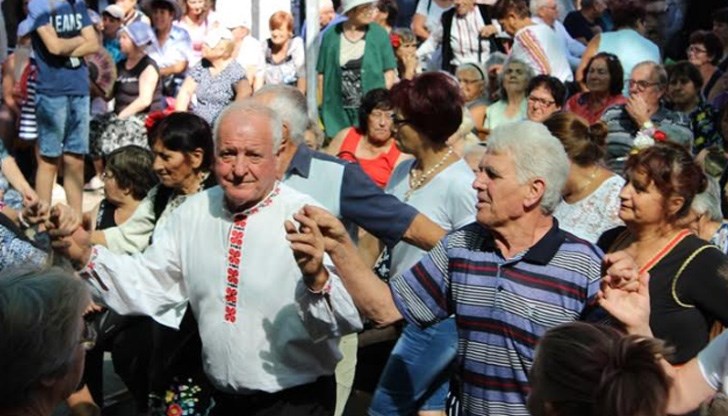 Специално за празника са подготвени 33 вида ябълкови сладкиша