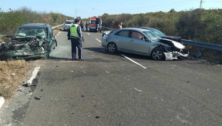 Пострадали са петима души, от които две деца