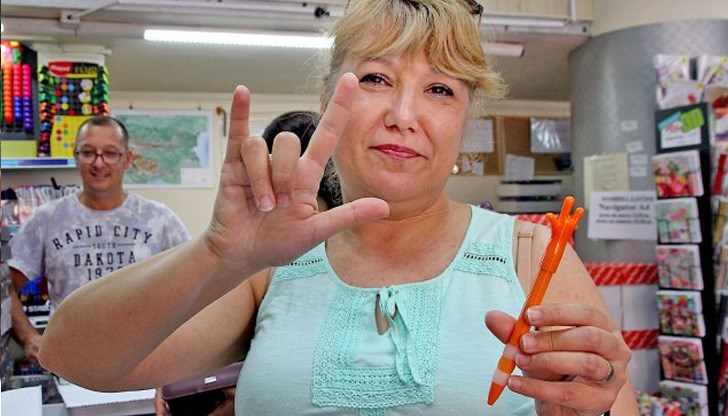 Изненадани се оказаха и търговците, които не знаели за функциите на артикула